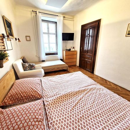 Varkeruelet Apartman Sopron Ngoại thất bức ảnh