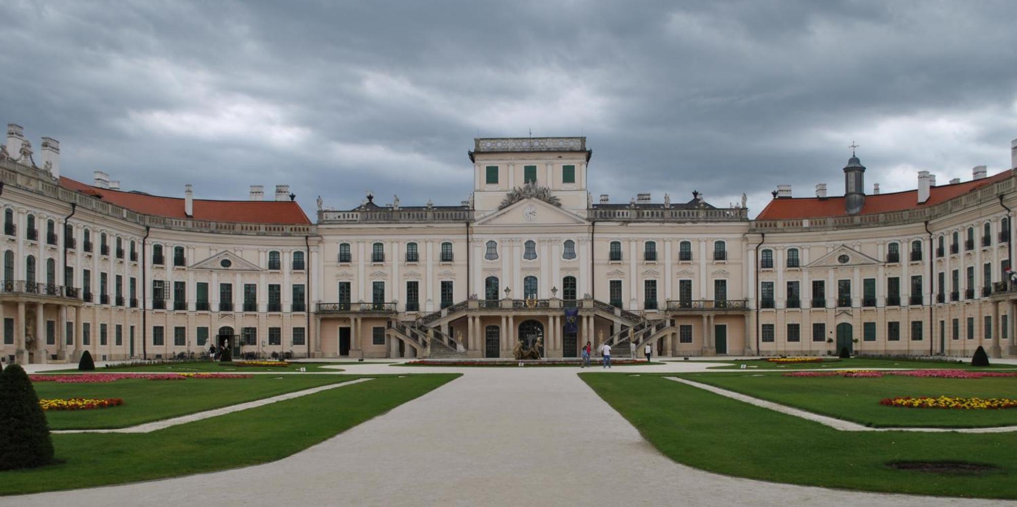 Varkeruelet Apartman Sopron Ngoại thất bức ảnh